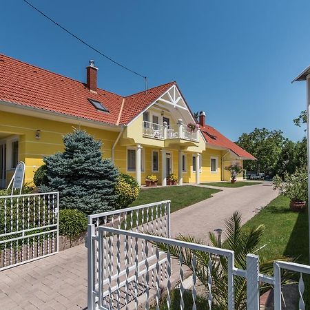 Topaz Apartmanhazak Balatongyörök Exterior foto