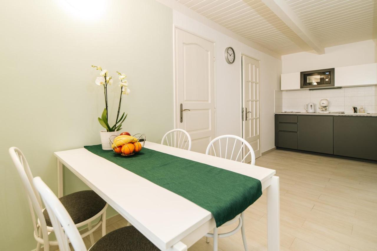 Topaz Apartmanhazak Balatongyörök Exterior foto
