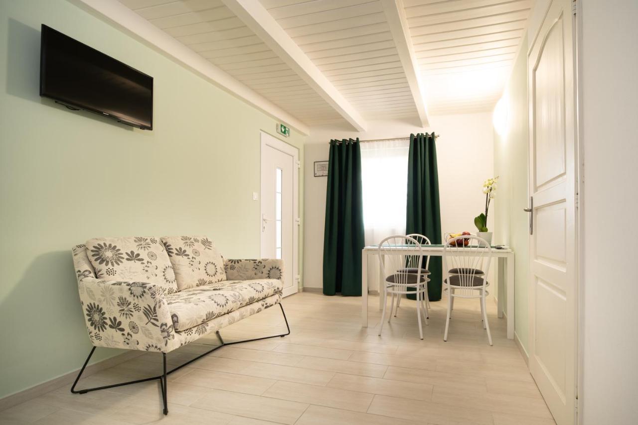 Topaz Apartmanhazak Balatongyörök Exterior foto
